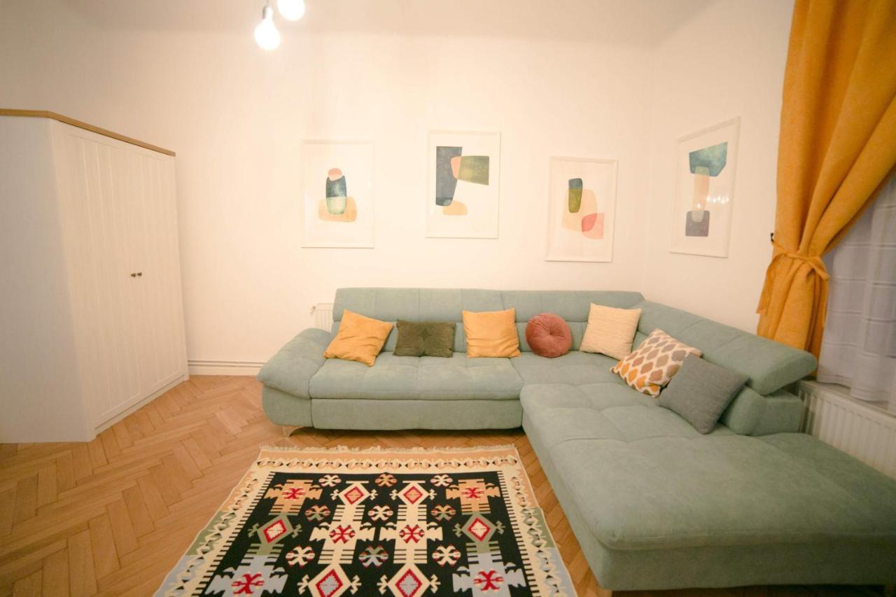 Jasmine Serenity Apartment - Central, Behind Black Church 布拉索夫 外观 照片