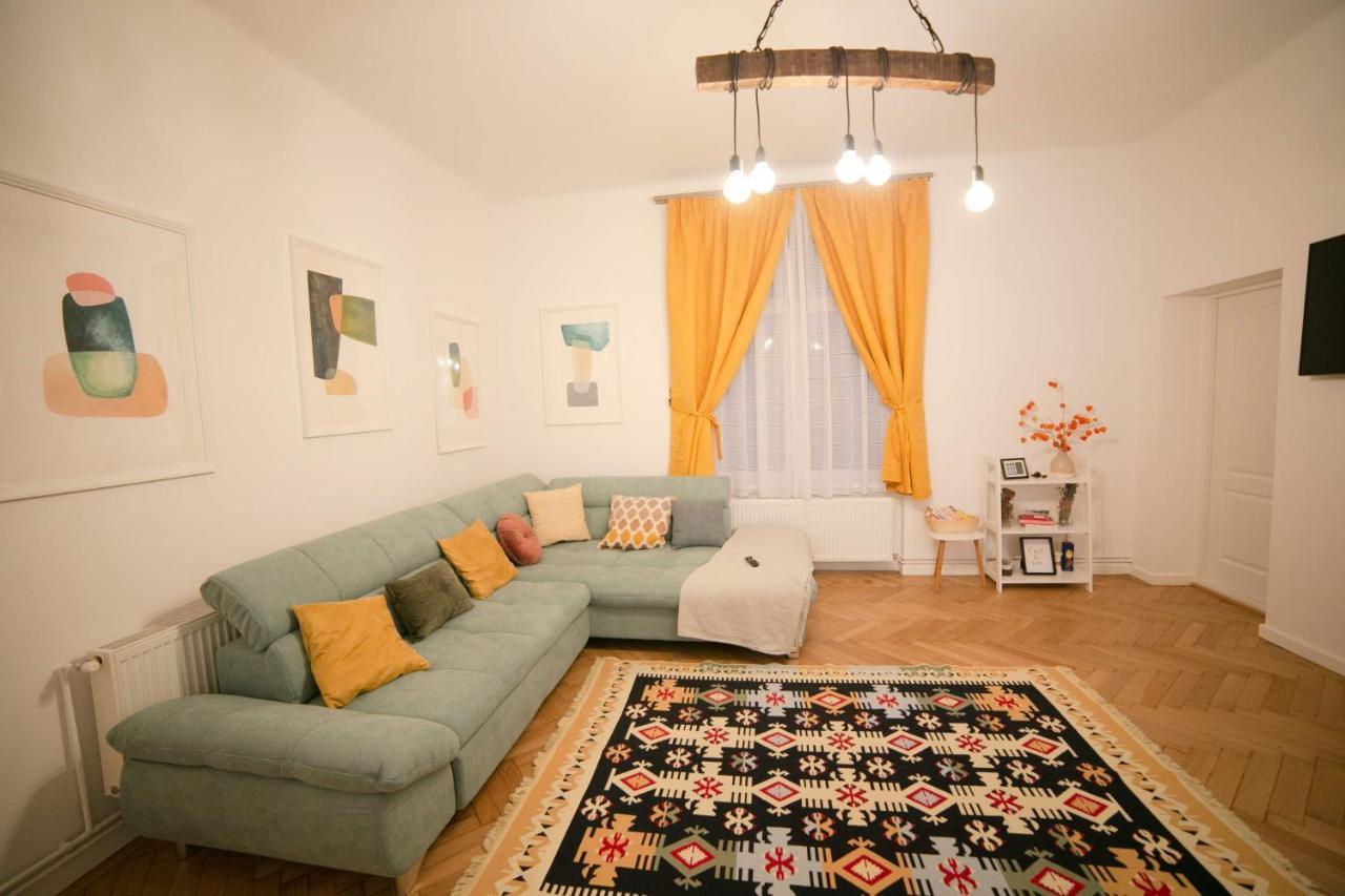 Jasmine Serenity Apartment - Central, Behind Black Church 布拉索夫 外观 照片