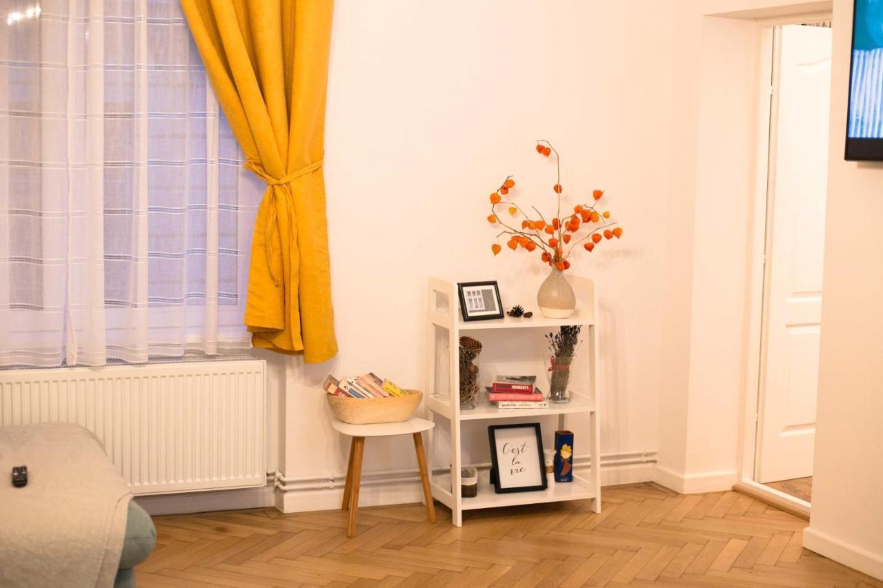 Jasmine Serenity Apartment - Central, Behind Black Church 布拉索夫 外观 照片