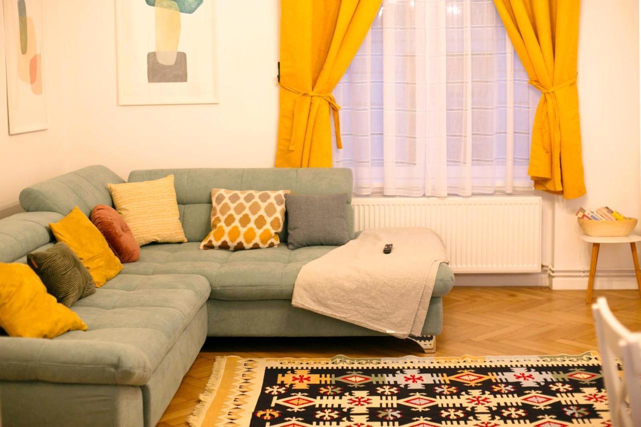 Jasmine Serenity Apartment - Central, Behind Black Church 布拉索夫 外观 照片